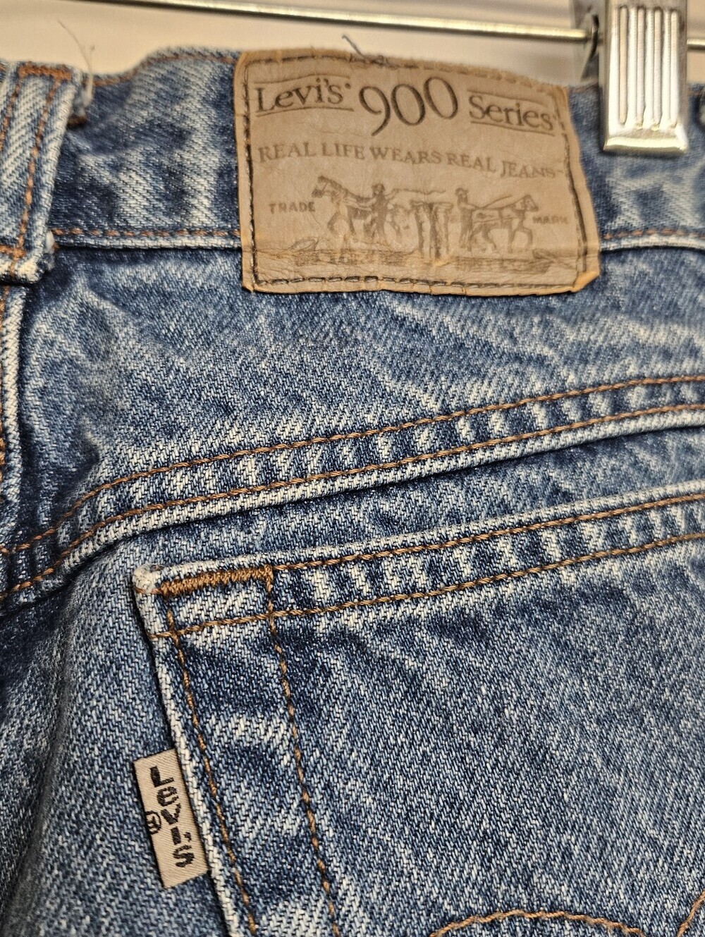 Levi’s 900 Series Vintage High Rise Relaxed Fit Tapered Leg Jeans Size 12